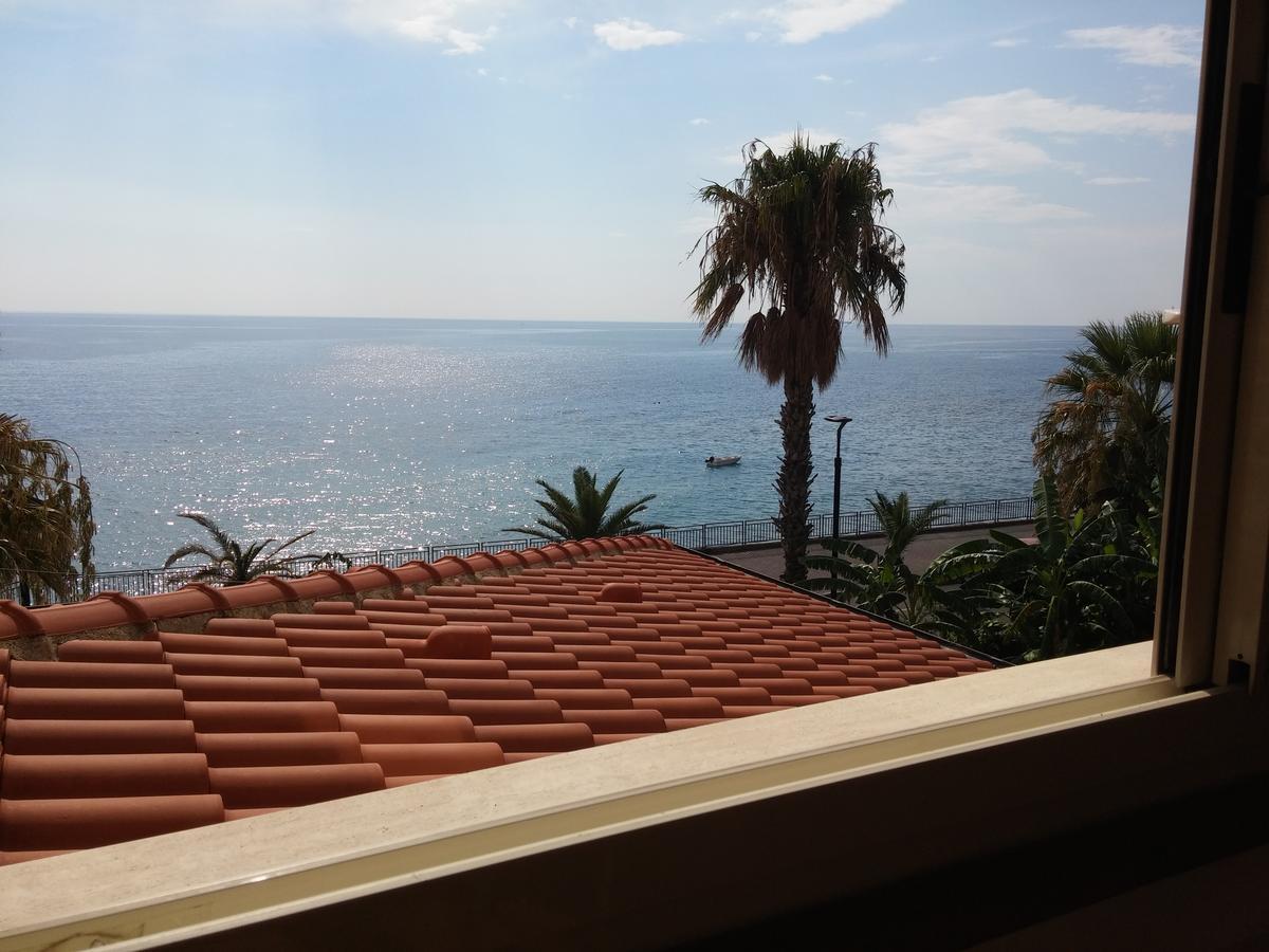 Akron B&B SantʼAlessio Siculo Eksteriør bilde